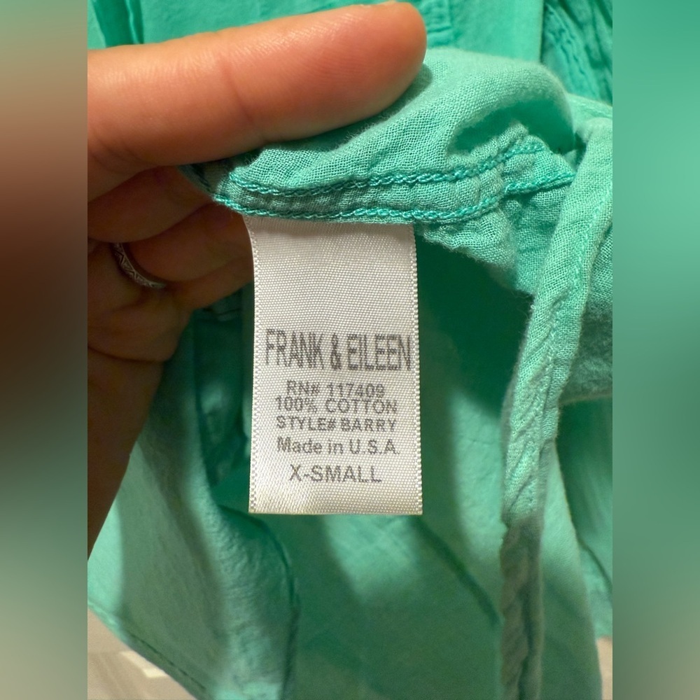 Frank & Eileen Light Green Button Down Shirt FABULOUS FOR SPRING!! - Picture 3 of 7